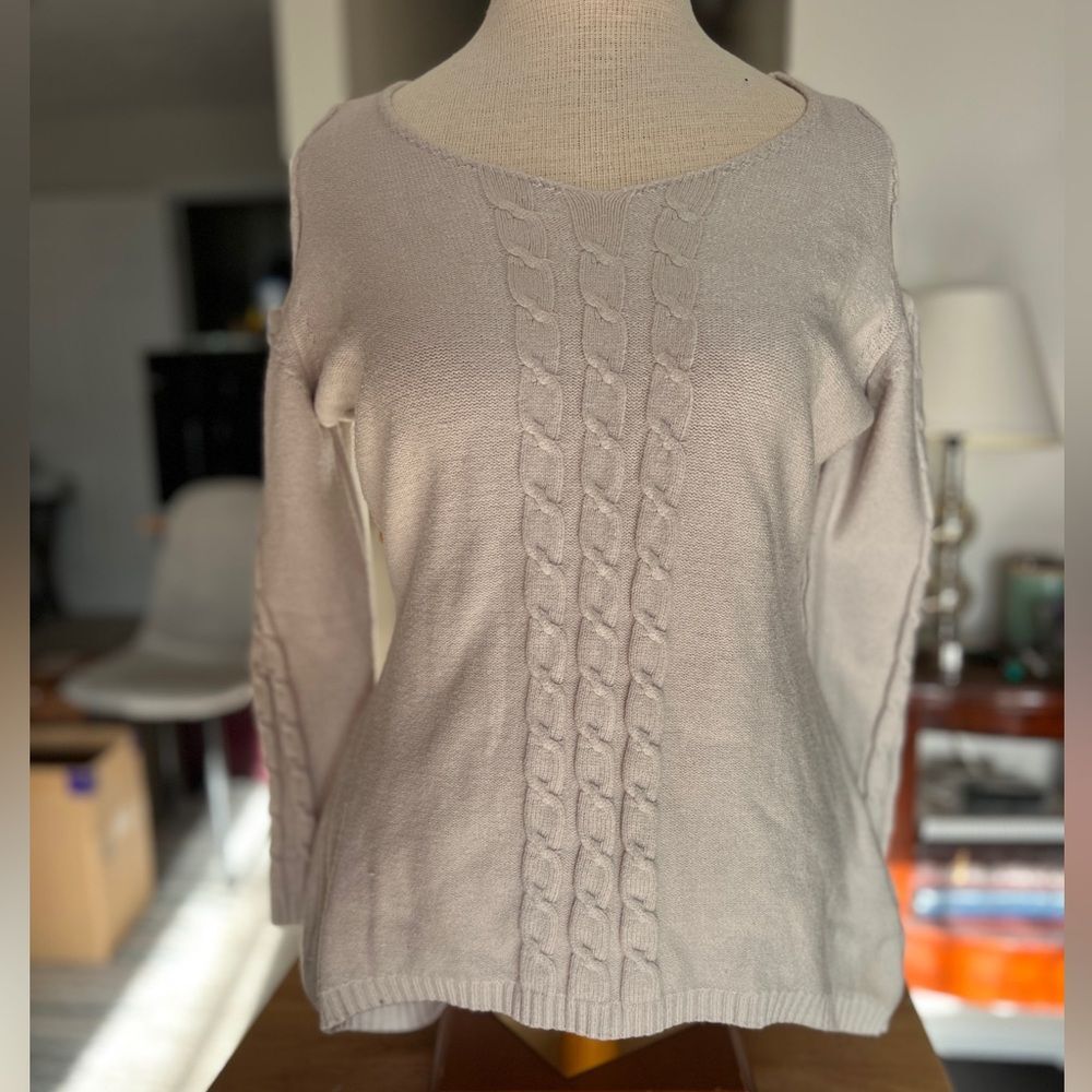 Elegant Women's Cable Knit Sweater - Beige Cold Shoulder Large